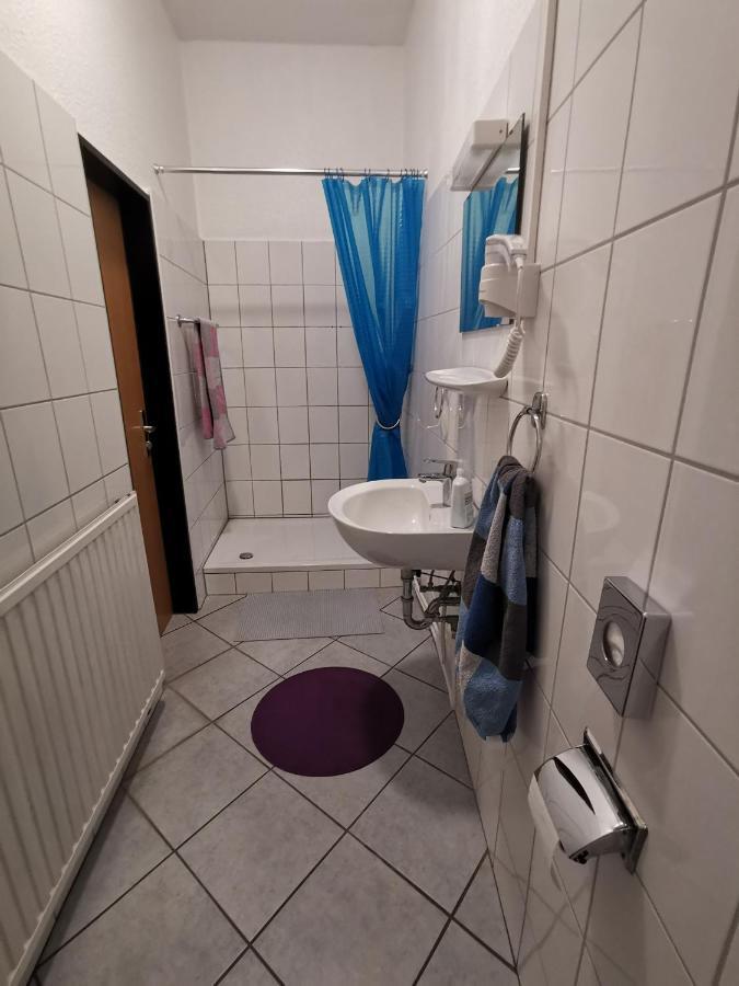 Hotel-Pension Zum Hirsch Hattersheim am Main Exteriör bild