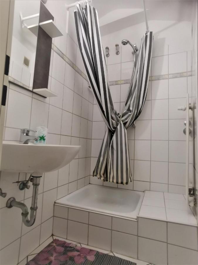 Hotel-Pension Zum Hirsch Hattersheim am Main Exteriör bild