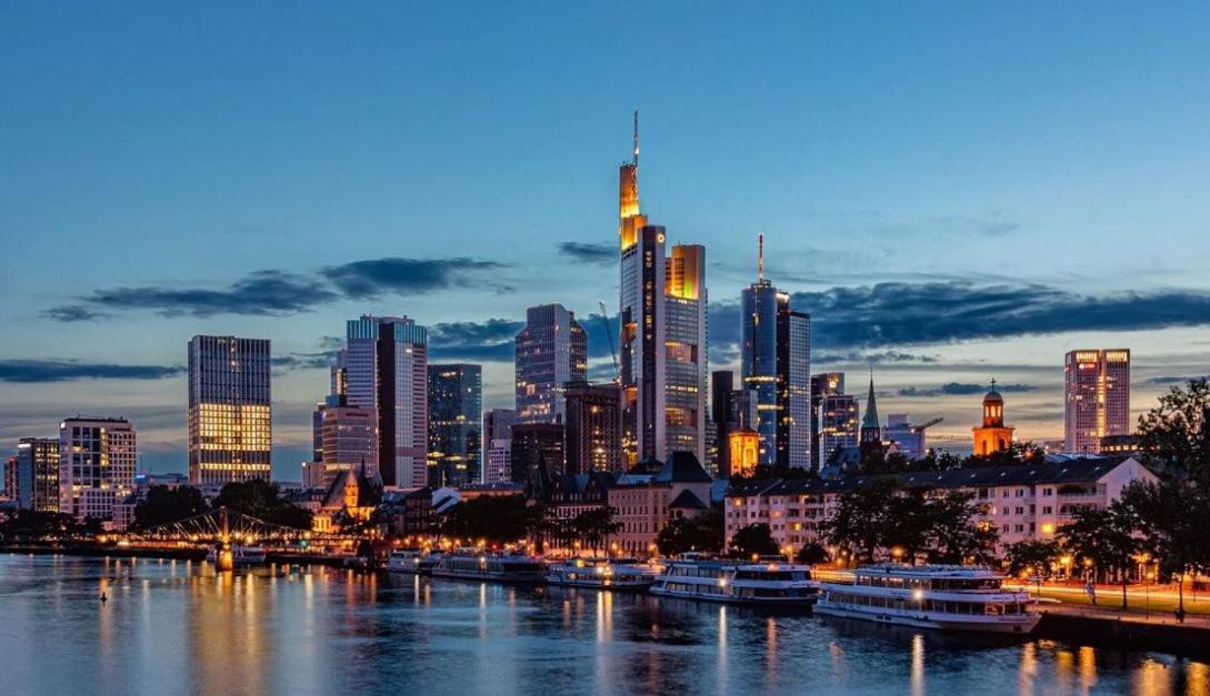 Hotel-Pension Zum Hirsch Hattersheim am Main Exteriör bild