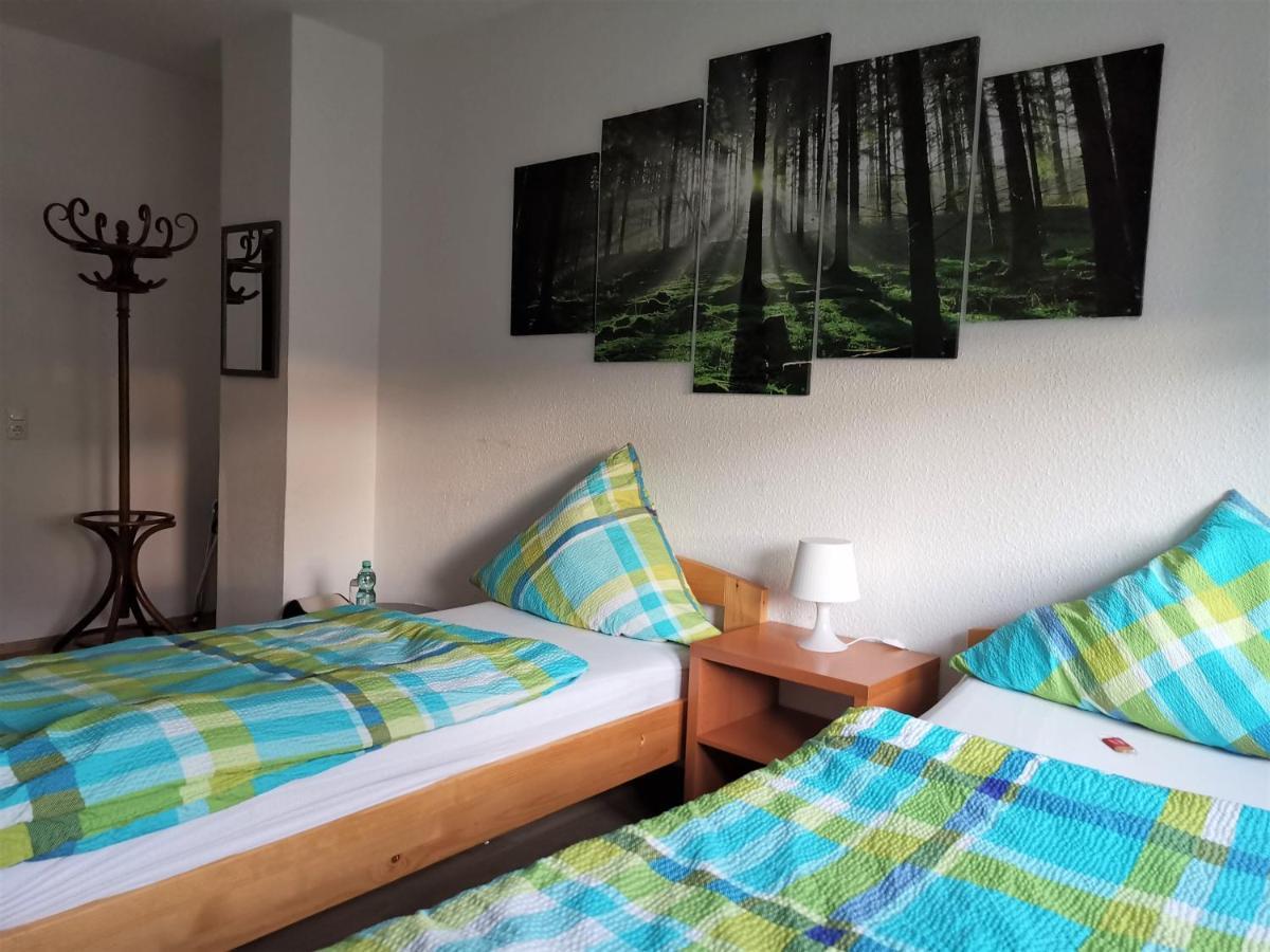 Hotel-Pension Zum Hirsch Hattersheim am Main Exteriör bild