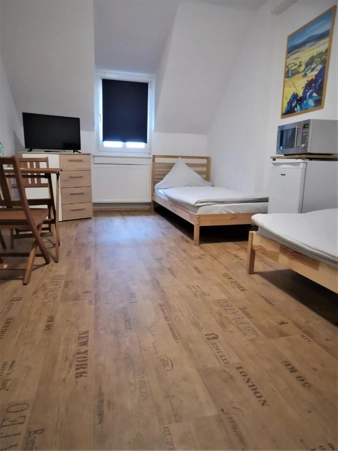 Hotel-Pension Zum Hirsch Hattersheim am Main Exteriör bild